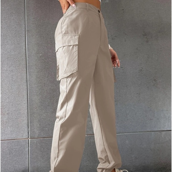SHEIN | Khaki Cargo Pants Size Small - Picture 3 of 8